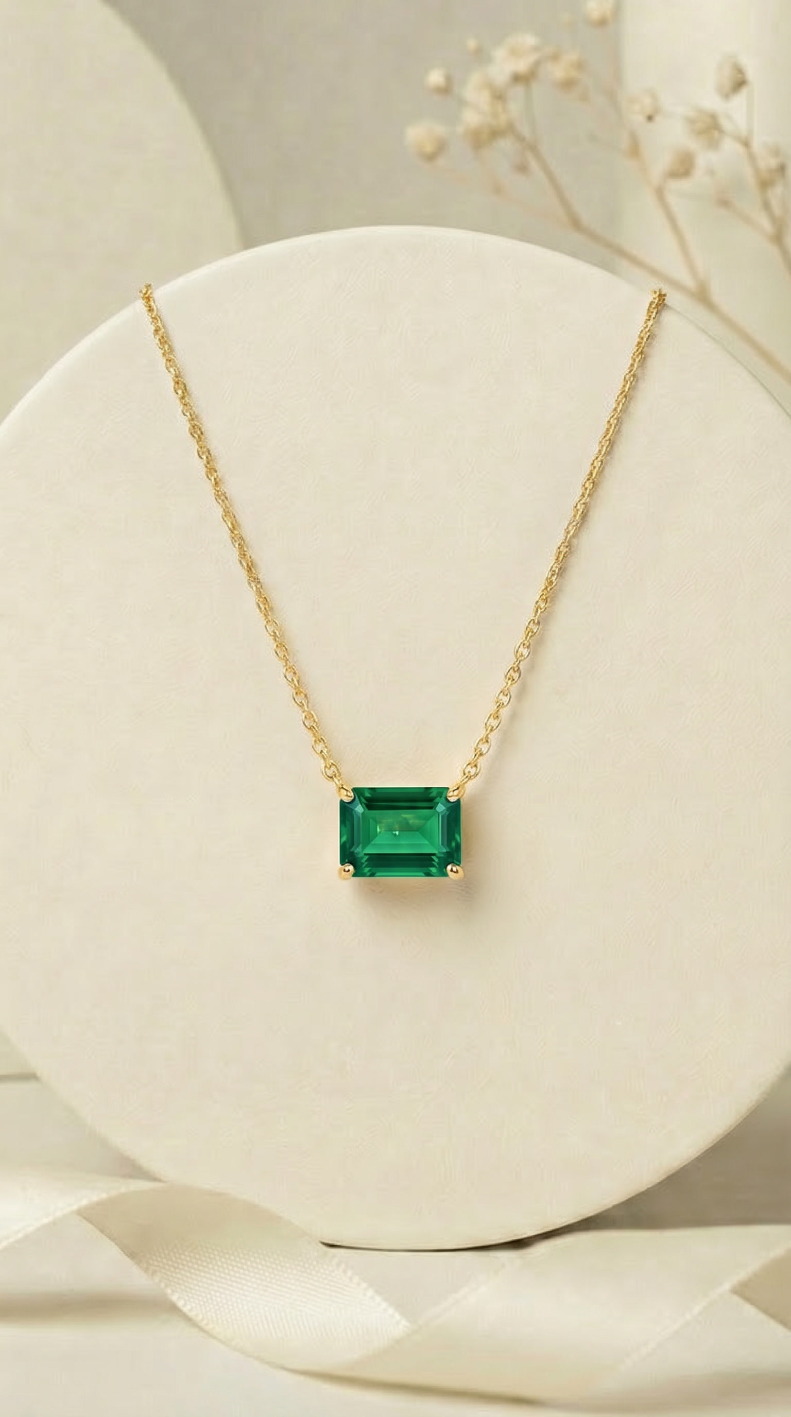 The Emerald Story Necklace