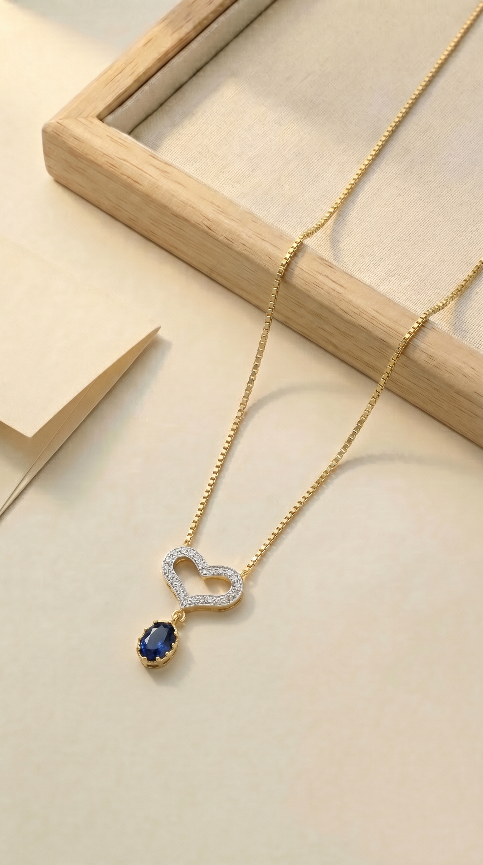 Heart Falls For You Necklace