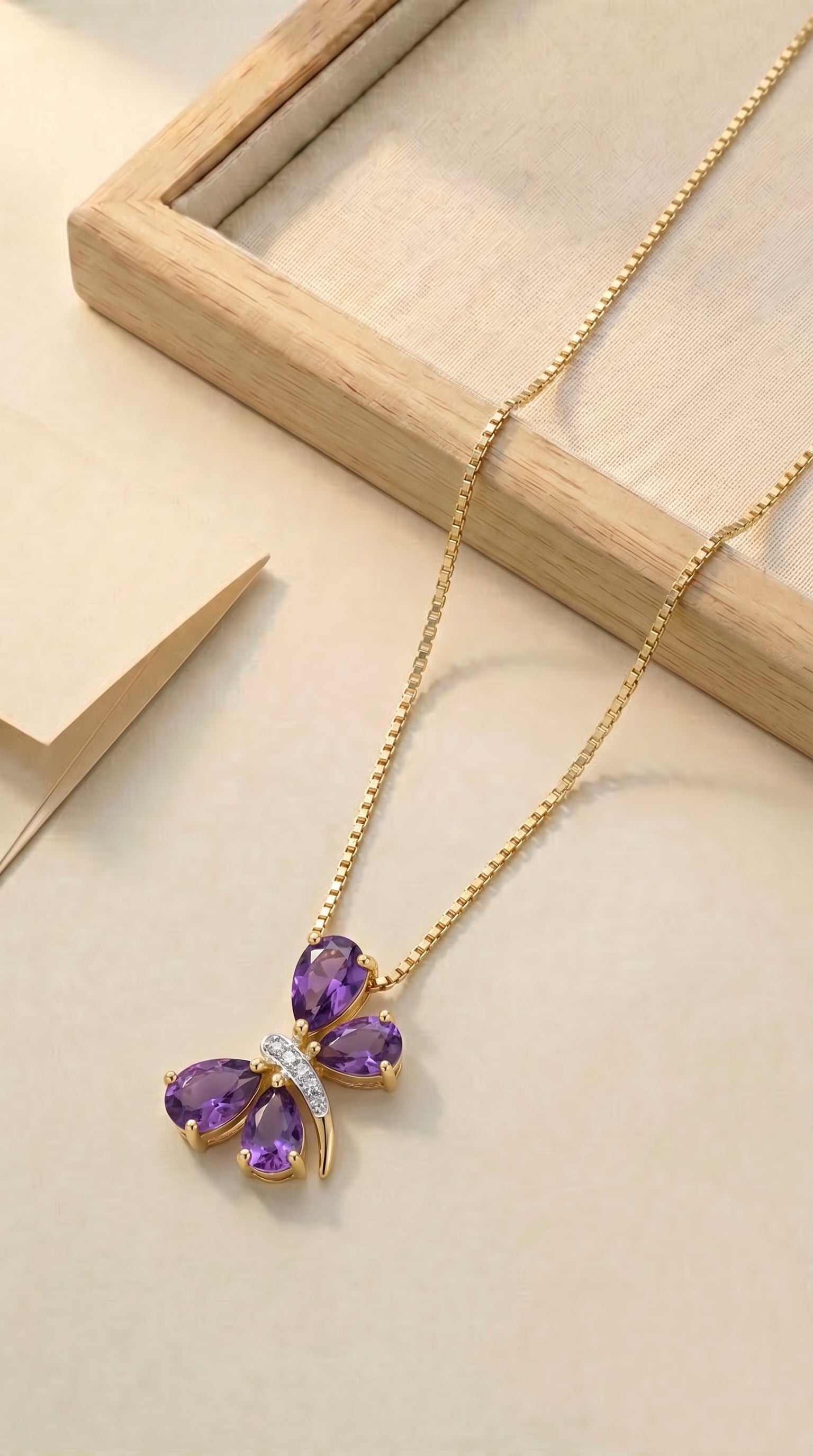 Dreamy Dragonfly Pendant